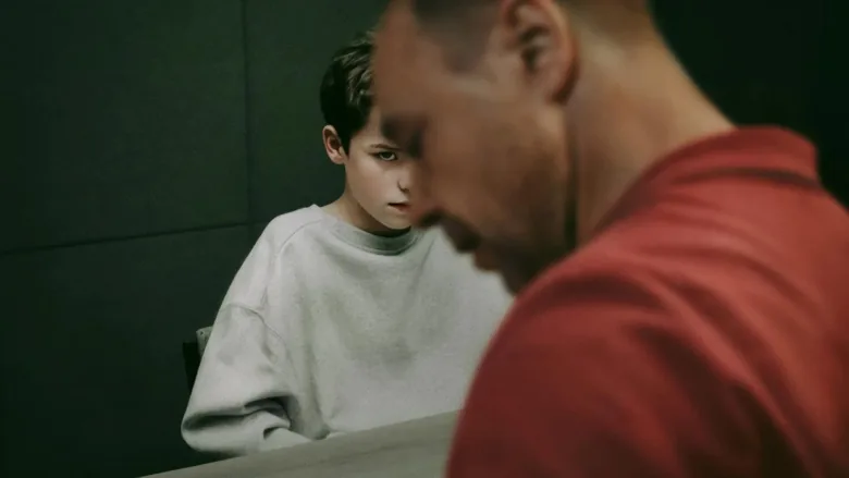 basta-netflix-serier-adolescence Bästa serierna på Netflix just nu: 15 som faktiskt håller måttet (hösten 2026)